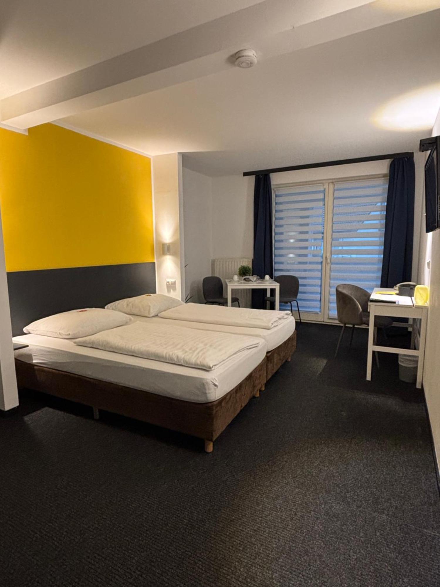 Hotel U Muelheim Free Parking Highspeed Wifi 뮬하임안더루 외부 사진